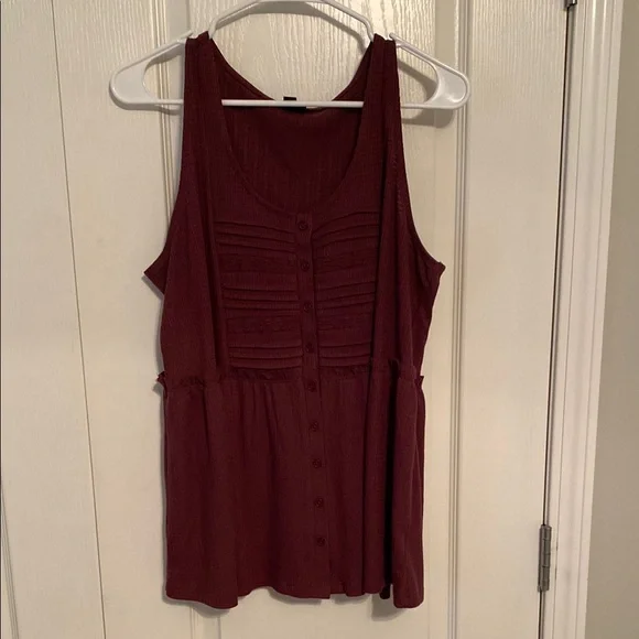 Torrid Textured Jersey Scoop Neck Button Down Babydoll Tank Maroon size 00 - Picture 2 of 4